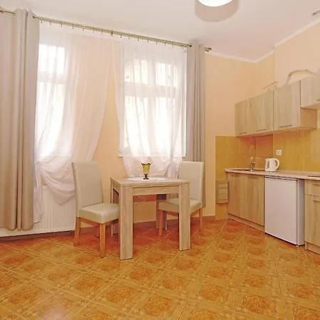 Apartment Kawalerka 2 Osobowa Centrum 50 M Do Ul Monte Cassino *