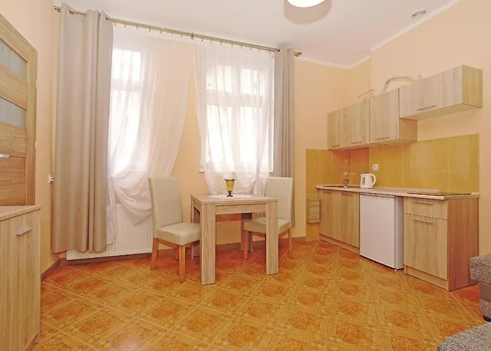 Apartment Kawalerka 2 Osobowa Centrum 50 M Do Ul Monte Cassino *
