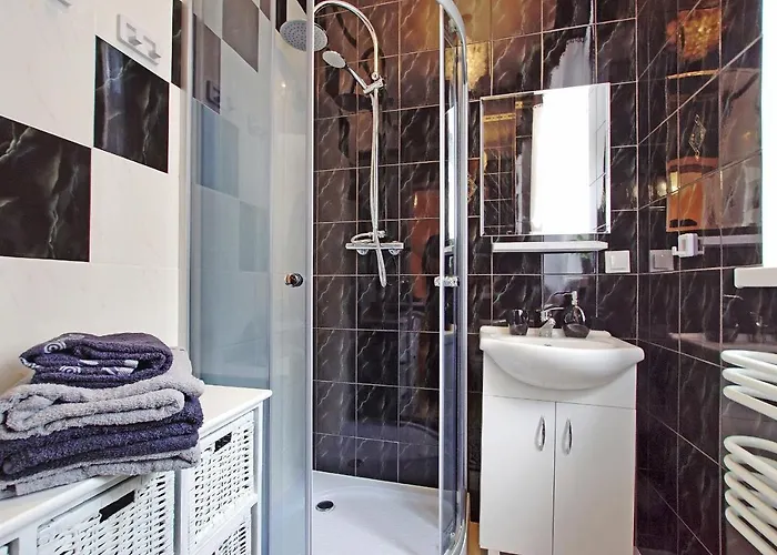 Apartment Kawalerka 2 Osobowa Centrum 50 M Do Ul Monte Cassino